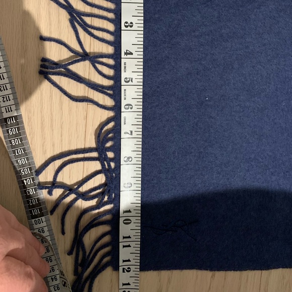 Authentic Wool Saint Laurent Scarf - Picture 6 of 6
